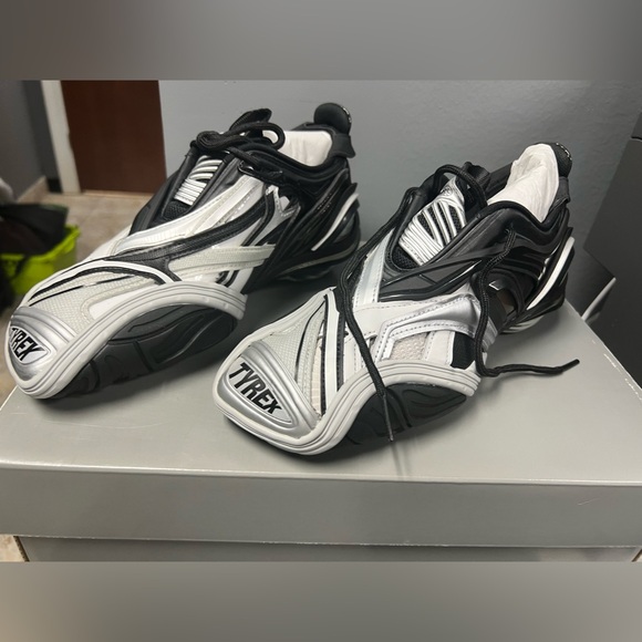 NIB- Balenciaga Tyrex sneakers black and silver - Picture 2 of 6